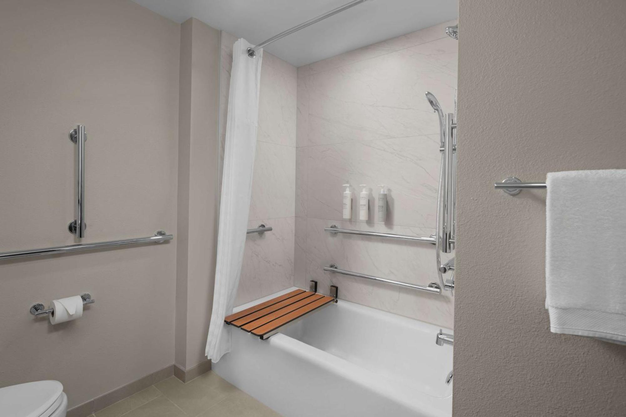 Embassy Suites By Hilton Madison Downtown Ngoại thất bức ảnh